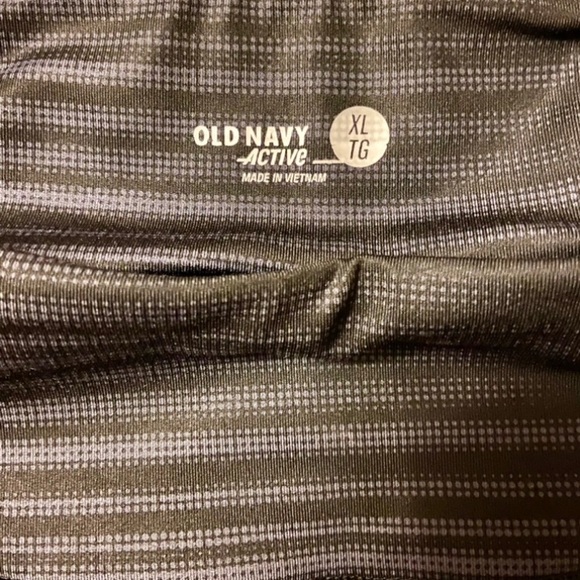 Old Navy Active Gray Patterned Leggings - Picture 2 of 3